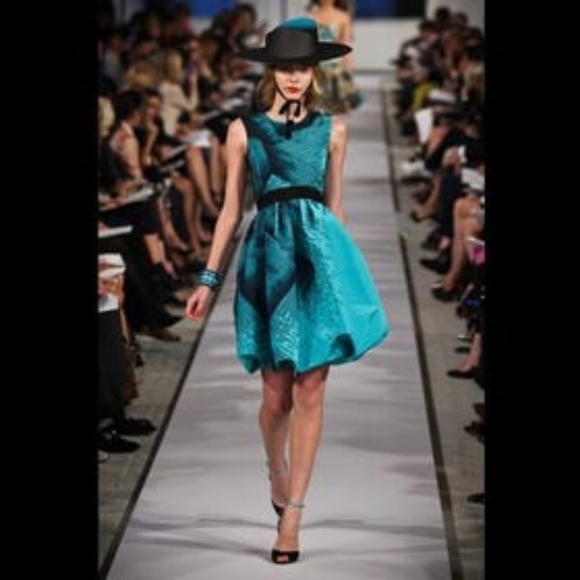 *$6,000 OSCAR DE LA RENTA EXCL EMB SILK BUBBLE HEM PICASSO RUNWAY DRESS US 6, 8 - Picture 7 of 10